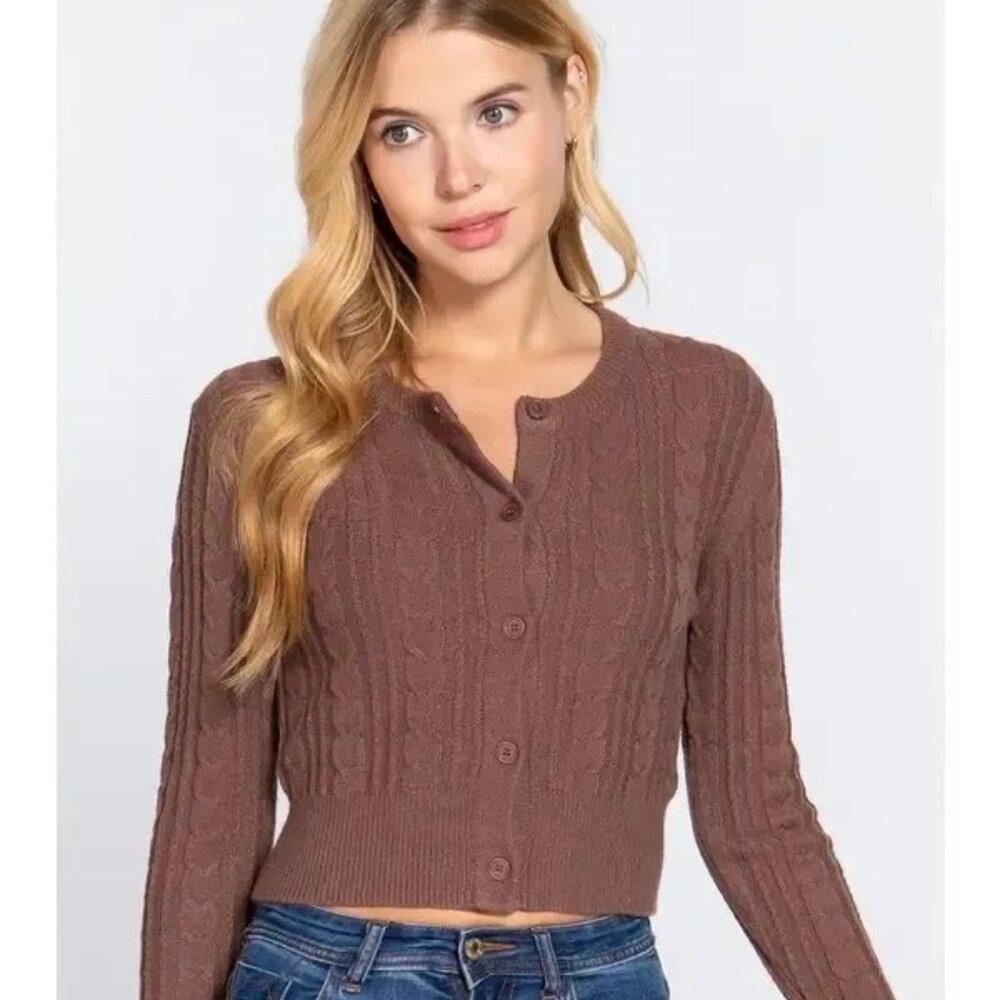 Cable Knit Cropped Sweater - Picture 3 of 6